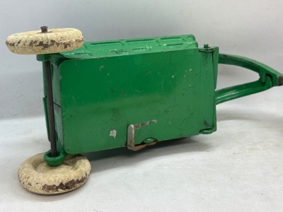 Arcade Allis Chalmers Tractor & Scoop Trailer - 12