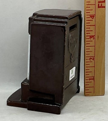 Ciney Stove Porcelain Over Iron Bank - 4