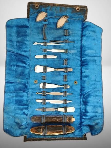 Mother-of-Pearl Grooming Vanity Set&Acirc;