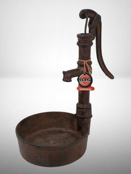 Arcade Cast Iron Water Pump Replica, 8" tall