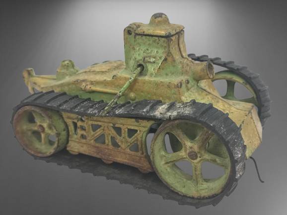 Arcade 8-Inch Cast Iron Toy Tank