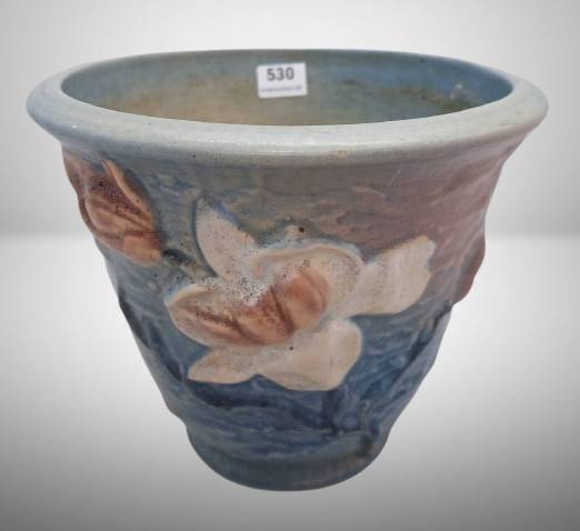 Roseville Magnolia 666-5" Flower Pot, blue