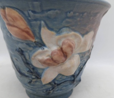Roseville Magnolia 666-5" Flower Pot, blue - 5