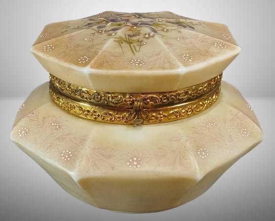 Wave Crest Hinged Dresser Box with Floral Design