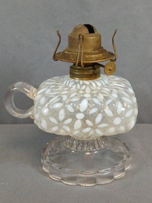 Northwood Snowflake Finger Hand Lamp in Opalescent Glass - 3