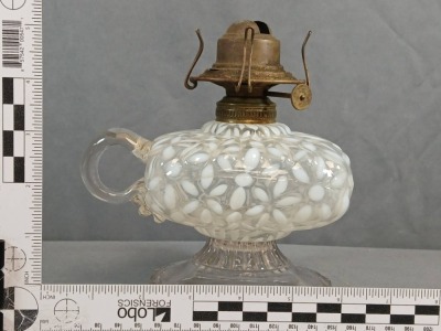 Northwood Snowflake Finger Hand Lamp in Opalescent Glass - 9