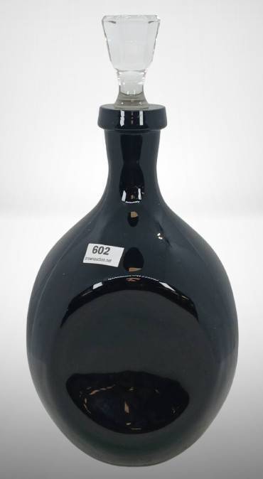 Dark Glass Decanter With Stopper