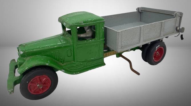 Cast Iron International Dump Truck, 11" long