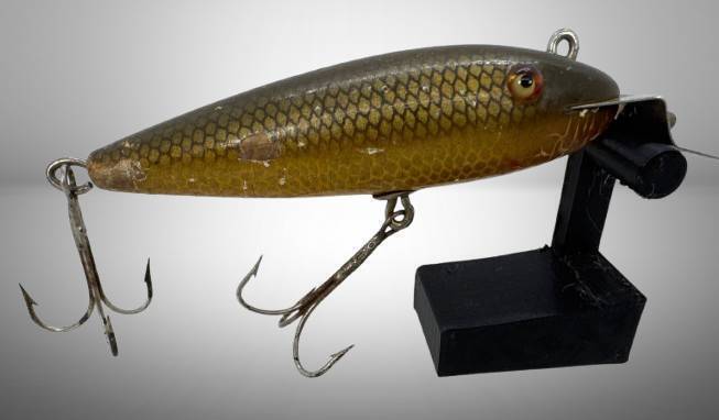 Creek Chub 100 Wiggler with Plain Lip Fishing Lure