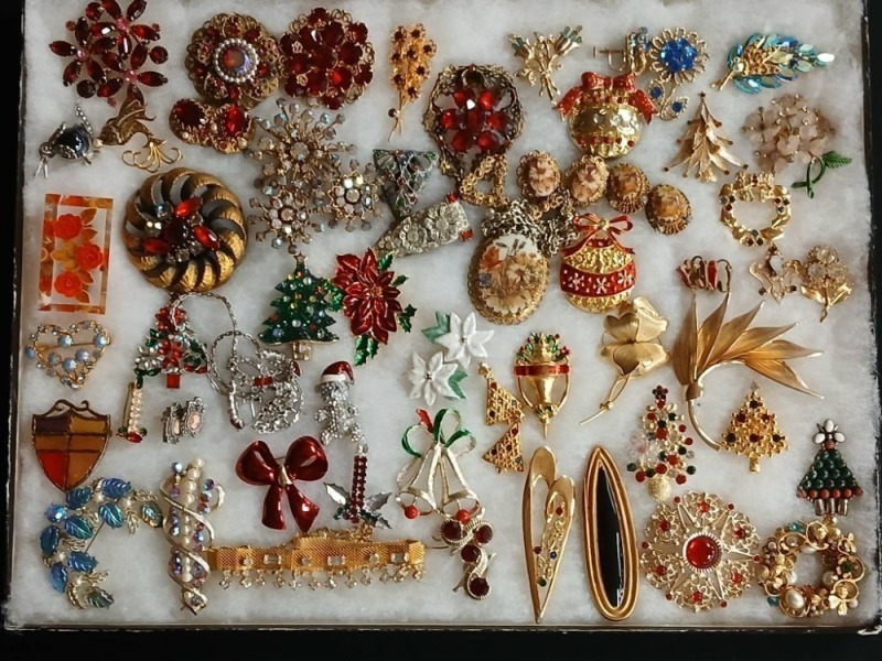 Vintage Costume Jewelry