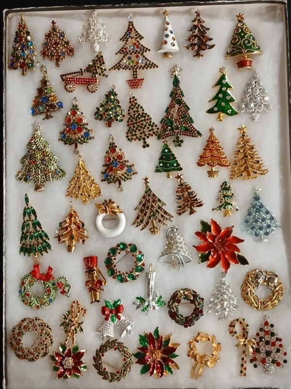 Christmas-Themed Brooches