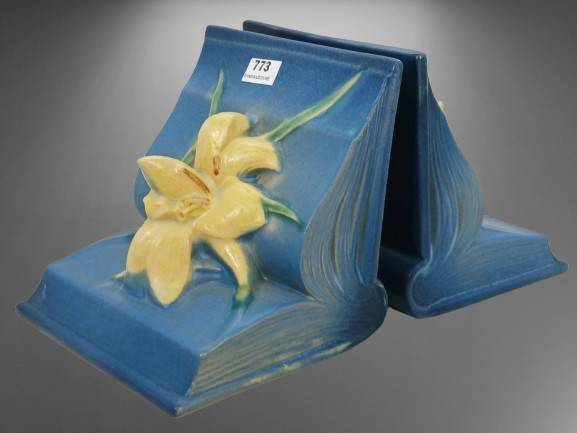 Roseville Zephyr Lily Blue Bookends No. 16