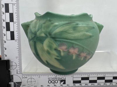 Roseville Bleeding Heart 65-3" Green Jardiniere - 4