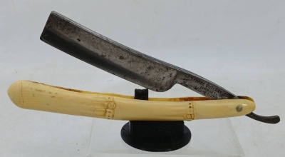 Yankee Cutlery Straight Razor with Torrey Case - 2