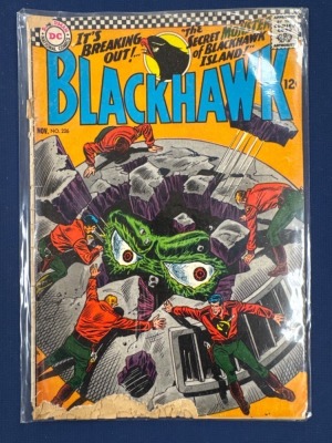 4 DC Comics Blackhawk Issues - 2