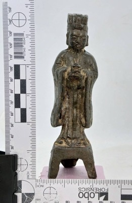 Chinese Bronze Figure of a Standing Figure - 8