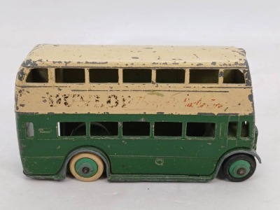 Dinky Toys Die-cast Buses - 11