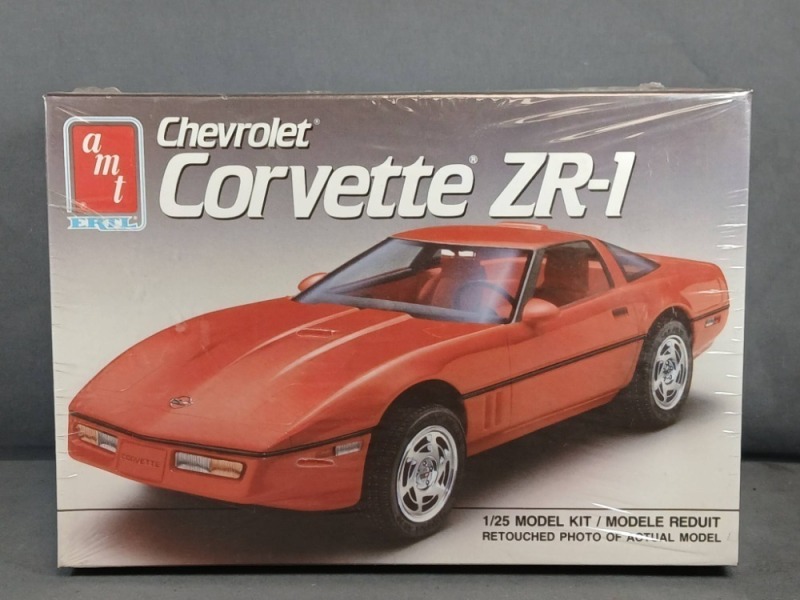 AMT Chevrolet Corvette ZR-1 Model Kit (1990)