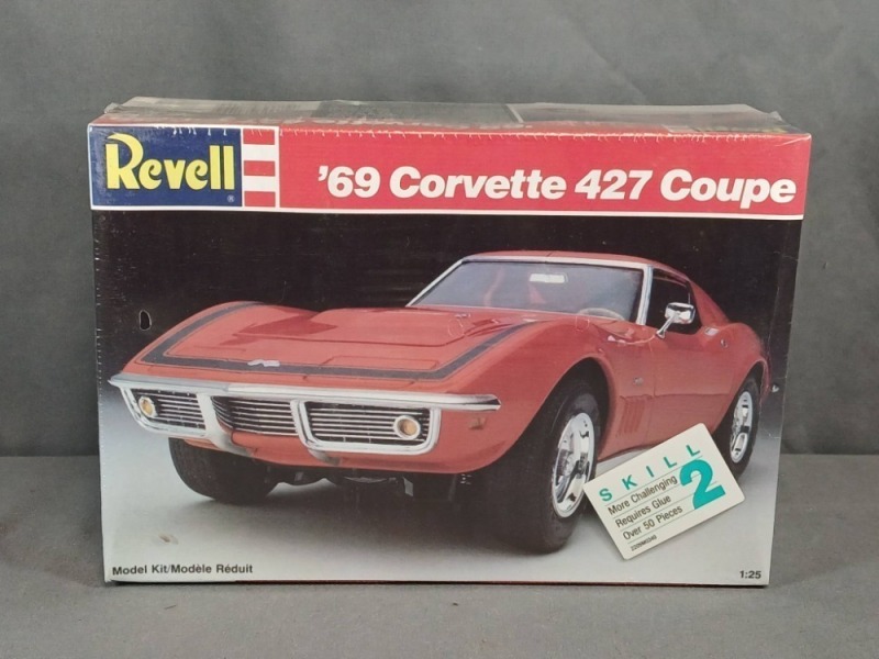 Revell "69 Corvette 427 Coupe Model Kit