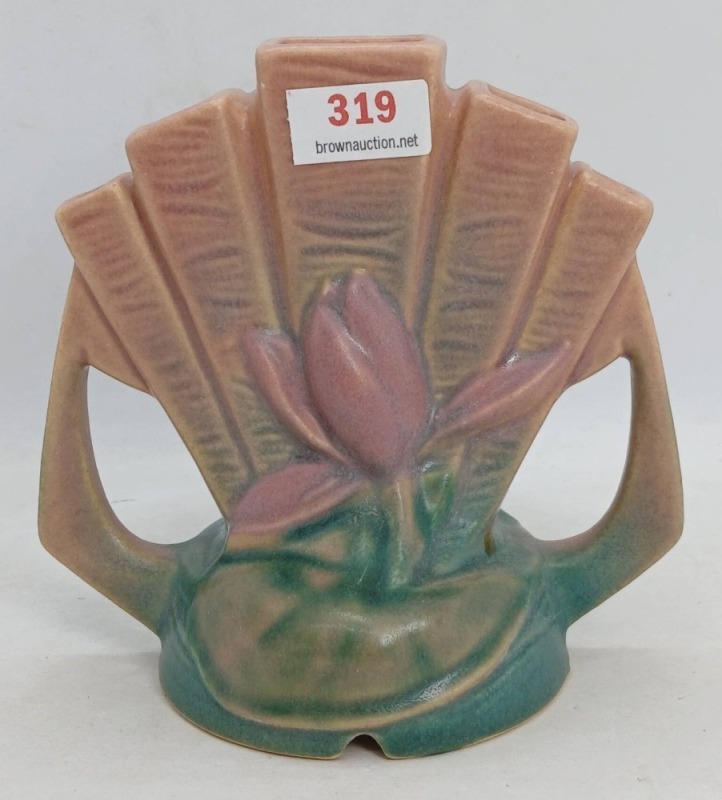 Roseville Water Lily No. 48 Flower Frog