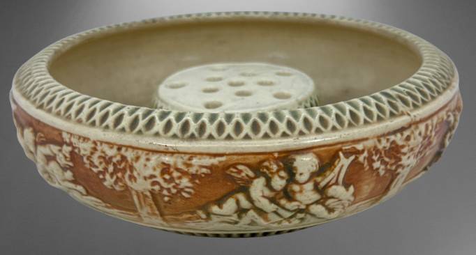 Roseville Donatello 54-8" Bowl and Flower Frog