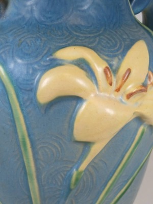 Roseville Zephyr Lily 134-8" Vase, Blue - 6
