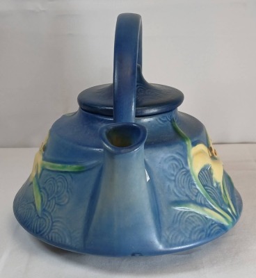 Roseville Zephyr Lily No. 7-T Teapot, Blue - 3