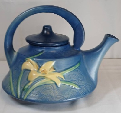 Roseville Zephyr Lily No. 7-T Teapot, Blue - 4