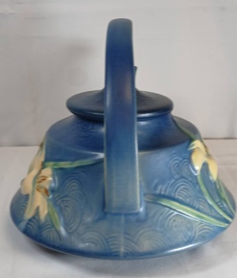 Roseville Zephyr Lily No. 7-T Teapot, Blue - 5