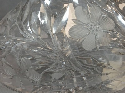 Cut Glass Decanter with Floral Pattern - 10
