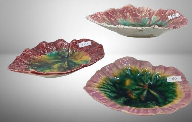 Majolica-Style Leaf-Shaped Dishes (3)