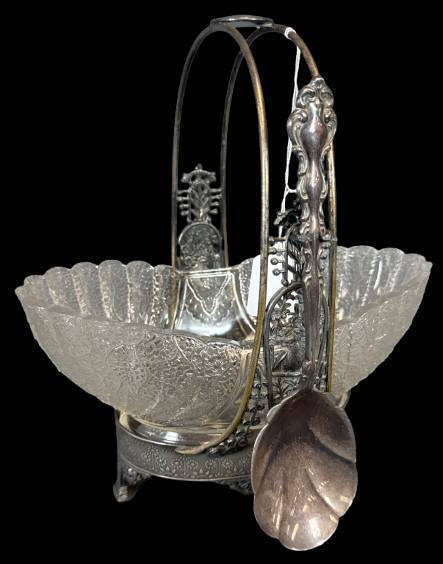 Quadruple Plate Meriden Bride Basket with Glass Bowl Insert and Spoon