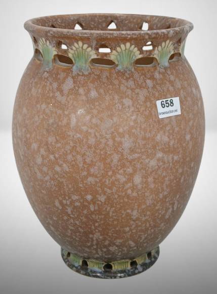 Roseville Ferella 508-8" Vase, Tan