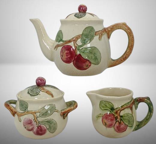 Weller Zona Apple 3-Piece Tea Set