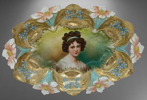 R.S. Prussia Portrait Bun Tray