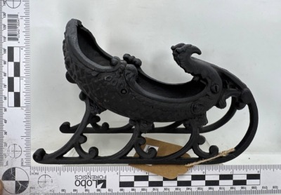 1960-1970's Reproduction Cast Iron Swan Sleigh - 4