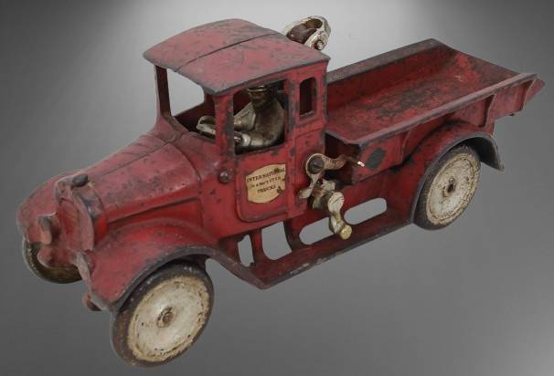 Arcade Cast Iron International Harvester Truck