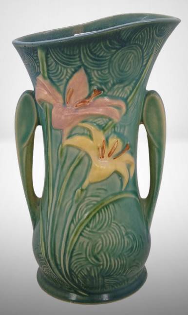 Roseville Zephyr Lily 135-9" Vase, Green