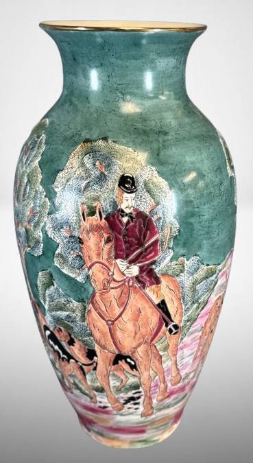 Chinese-Style Decorative Hunting Scene Vase