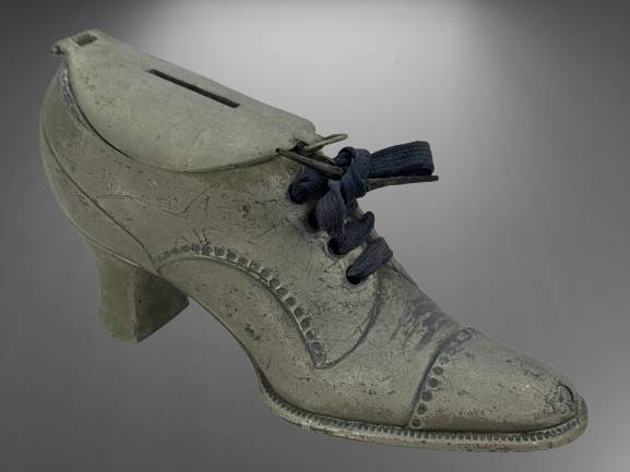 Cast Iron Shoe-Form Coin Bank