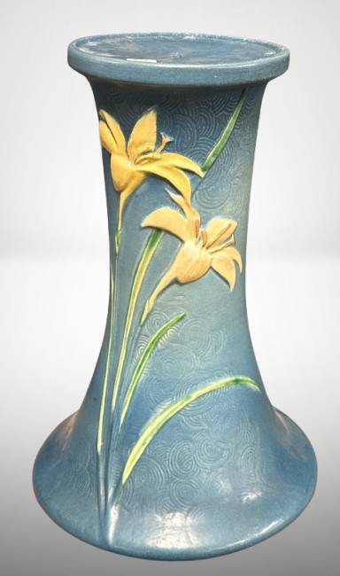 Roseville Zephyr Lily 17" Pedestal