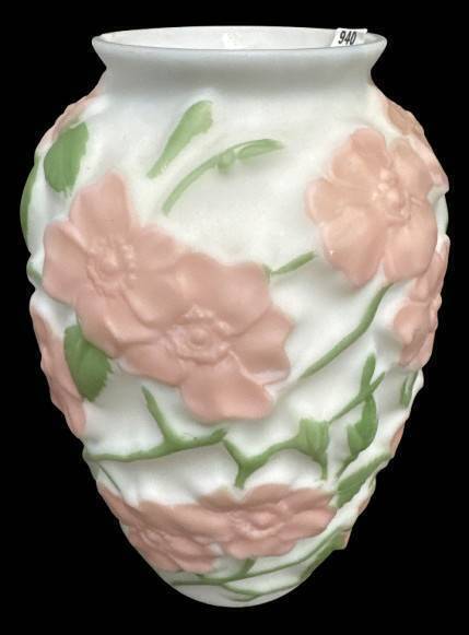 Phoenix Art Glass Dogwood Vase