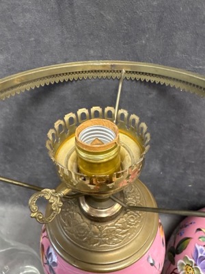 Handpainted Gone With The Wind Lamp - 10