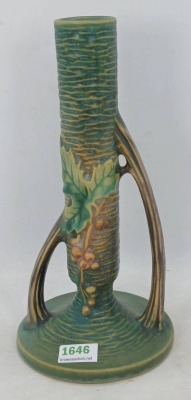 Roseville Bushberry 152-7" Green Bud Vase