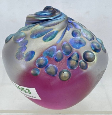 Signed 1989 Maytum Studios Art Glass Paperweight