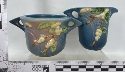 Roseville Snowberry Blue Creamer and Sugar Set - 3