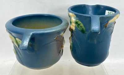 Roseville Snowberry Blue Creamer and Sugar Set - 4