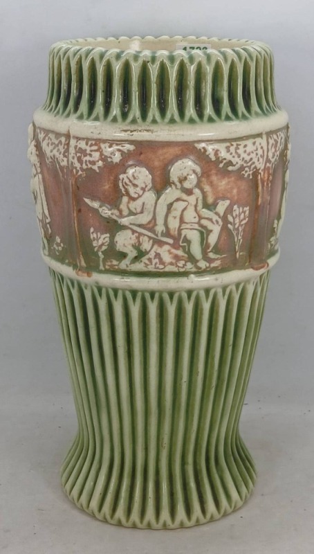 Roseville Donatello 105-10" Vase