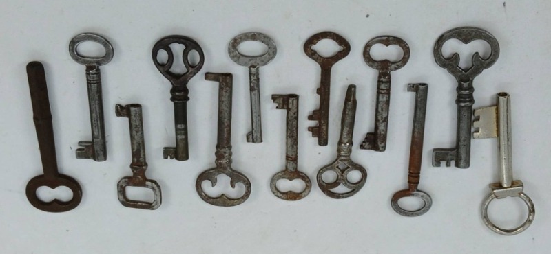 12 Vintage Furniture Keys