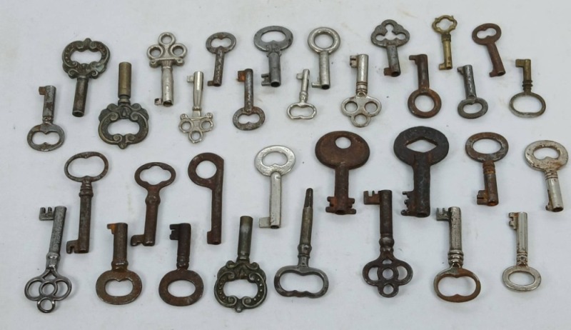 34 Metal Furniture Keys